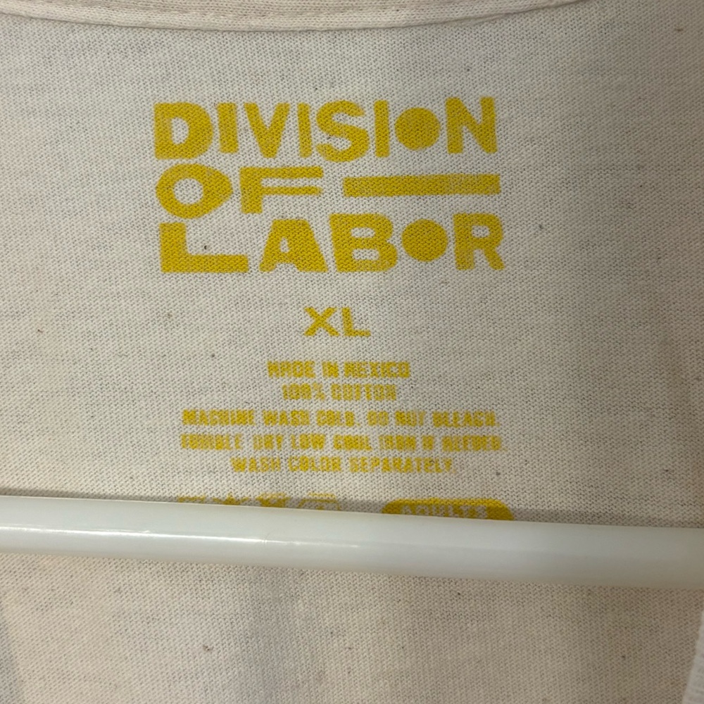 Mens XL Cream colored Peace T-Shirt - Picture 2 of 3